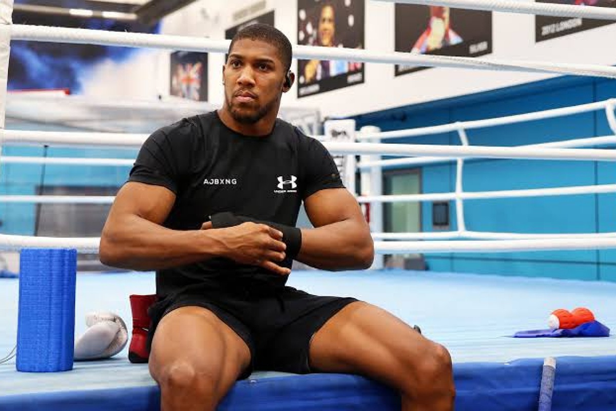 Anthony Joshua Accepts Fury’s Offer to Train Him Ahead of Usky’s Fight