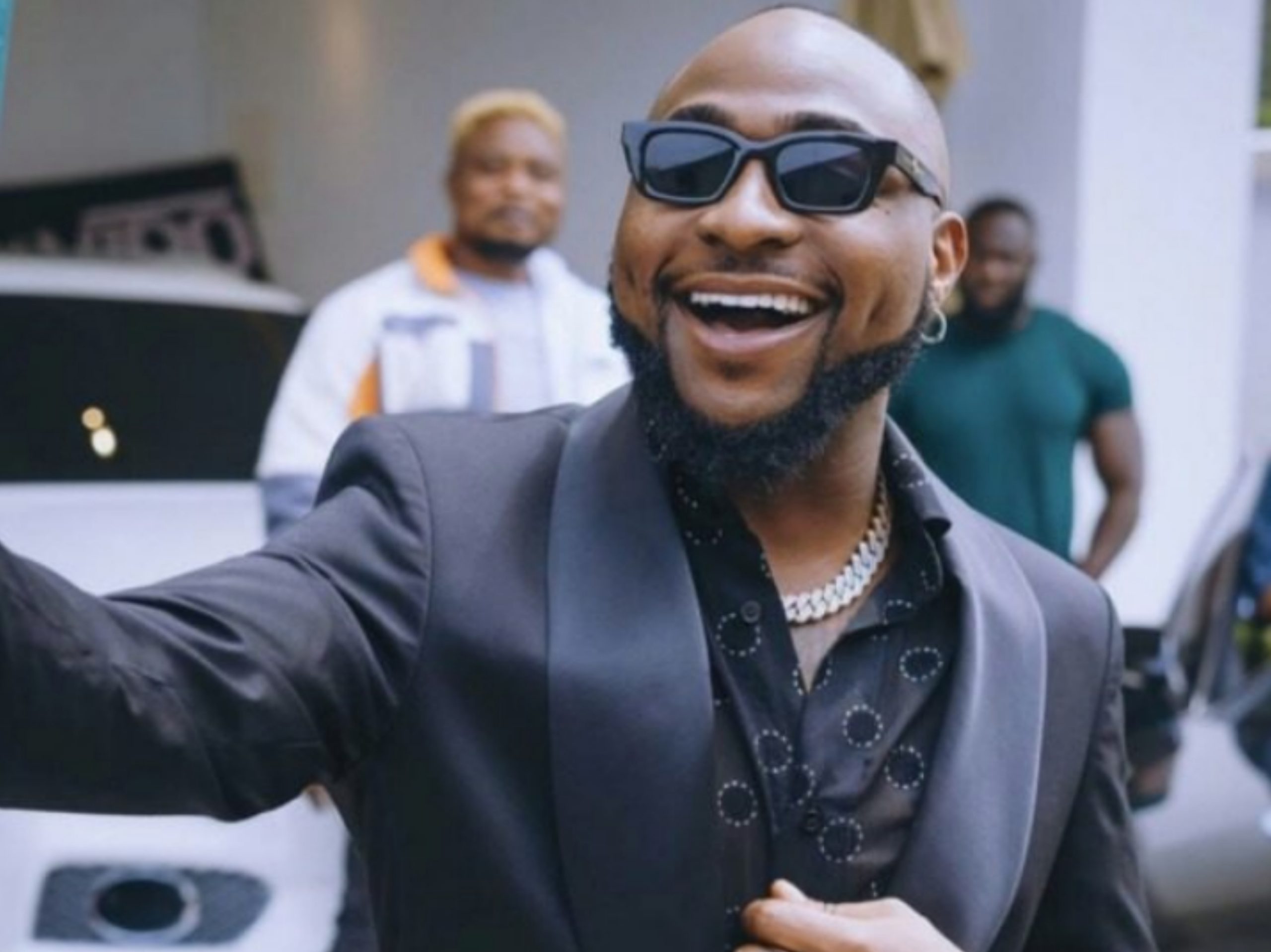 Davido Reacts To Obi Cubana’s Arrest By EFCC For Money Laundering & Tax Fraud